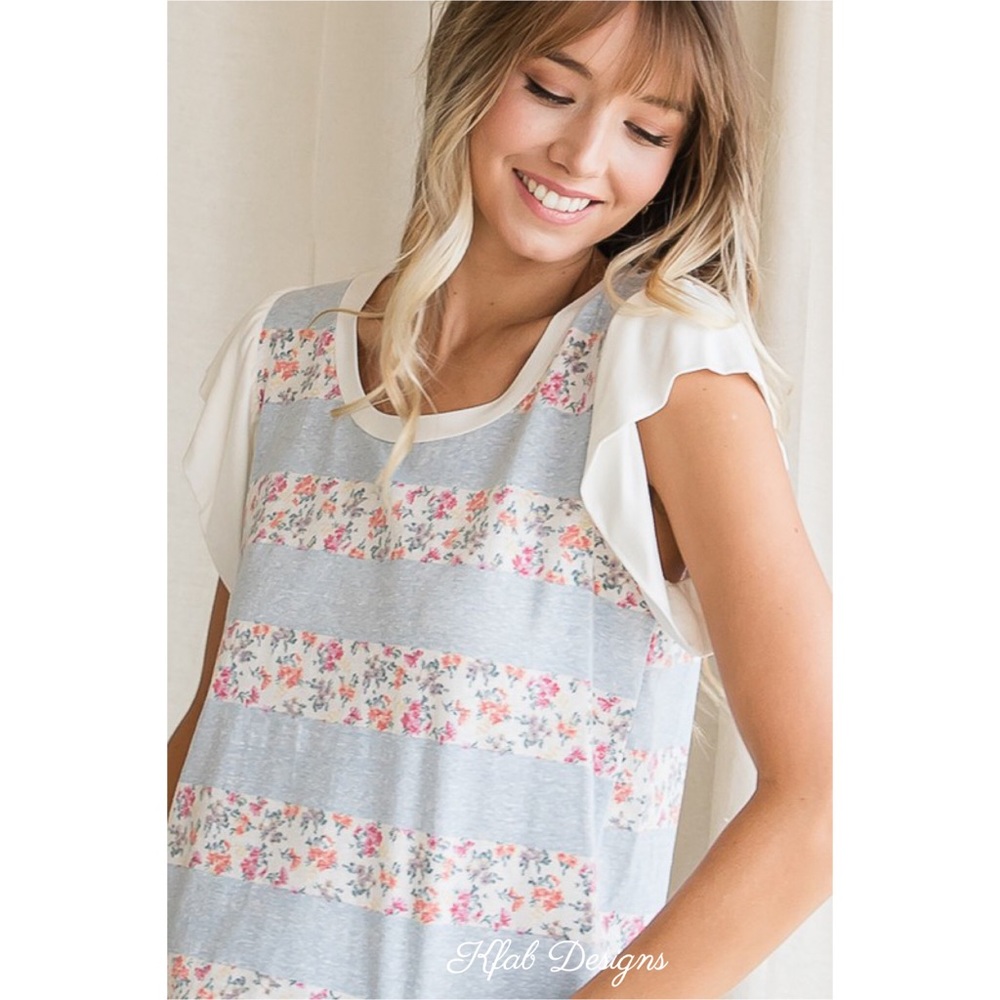 ❤️LAST 1! Blue Floral Ruffle Sleeve Top! - Picture 2 of 8